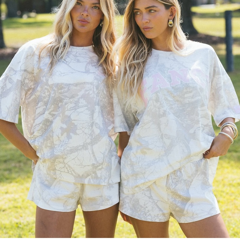 FANCY BOUTIQUE WHITE CAMO TEE